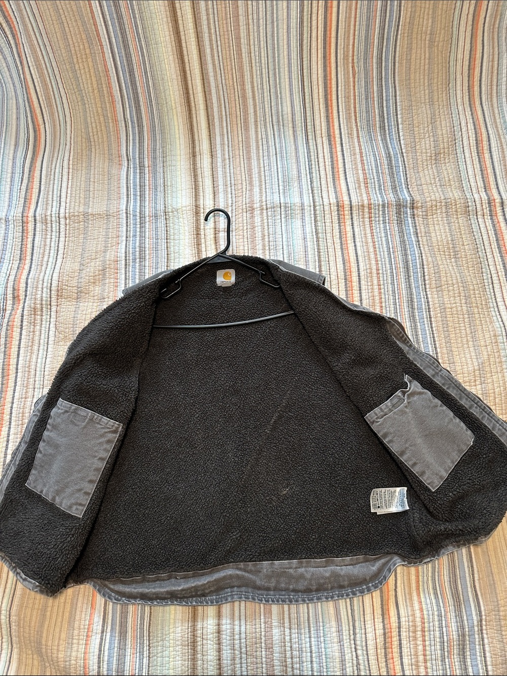 Early 00’s Carhartt Gray Vest with Black Sherpa Lining - Picture 6 of 6